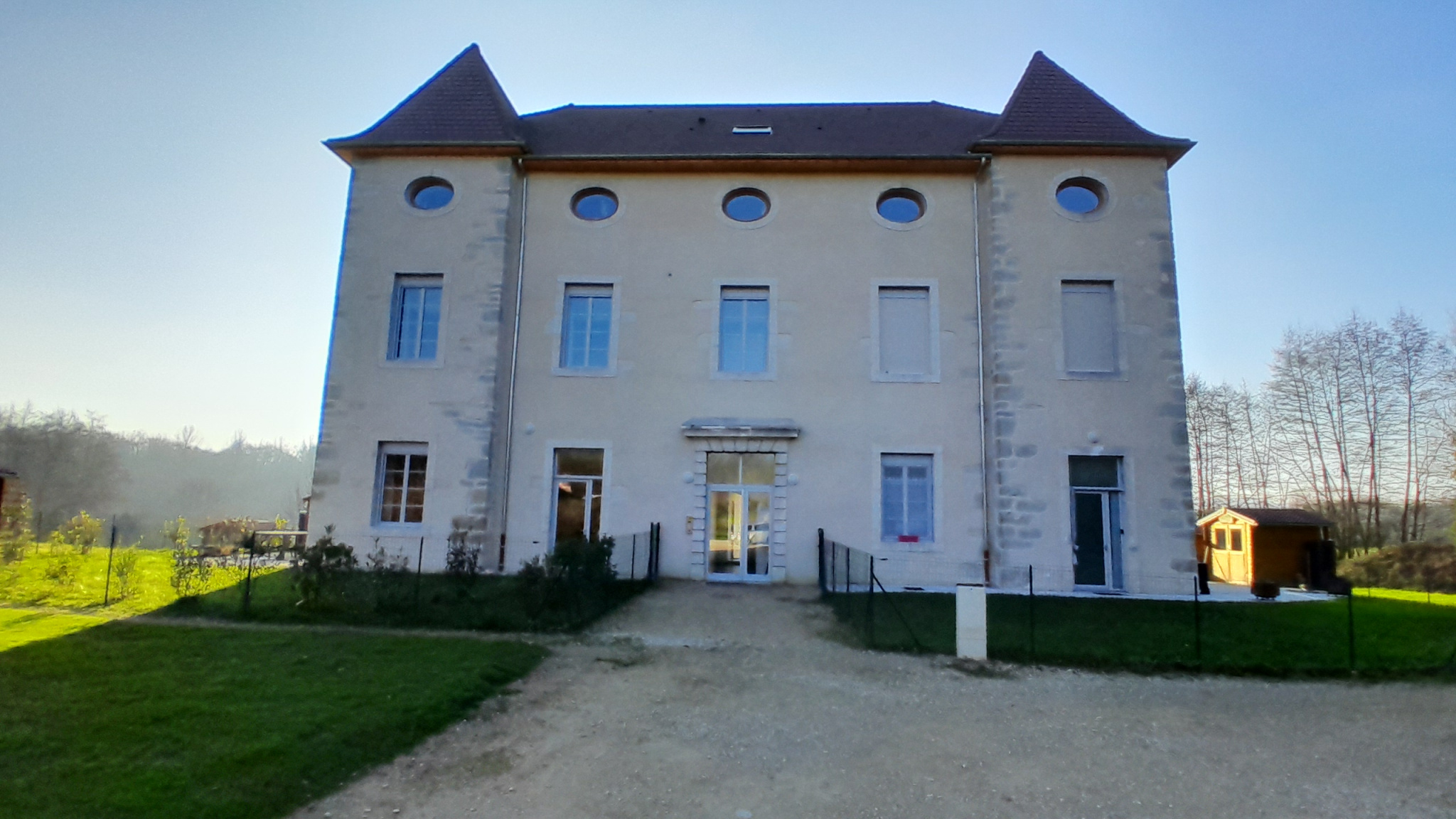 Photo 2